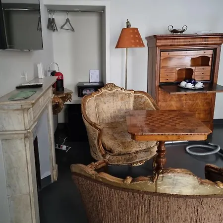 94 Piazza Di Spagna בית הארחה 2*