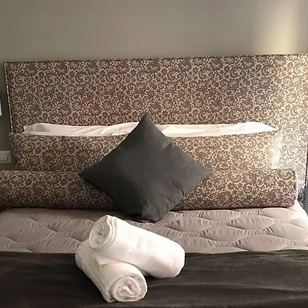 94 Piazza Di Spagna 2* רומא