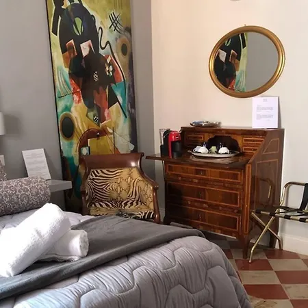 94 Piazza Di Spagna בית הארחה 2*