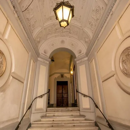94 Piazza Di Spagna