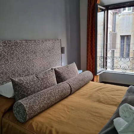 94 Piazza Di Spagna 2*