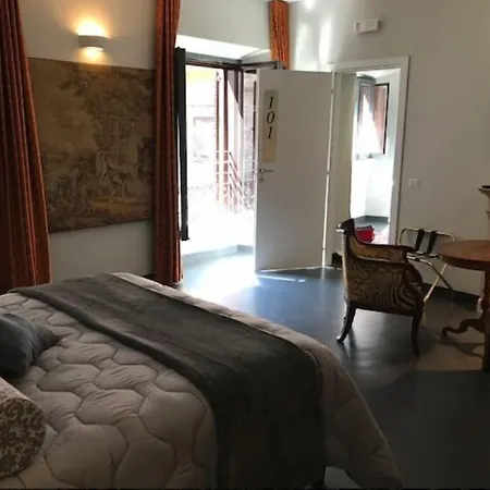 게스트하우스 94 Piazza Di Spagna 2*