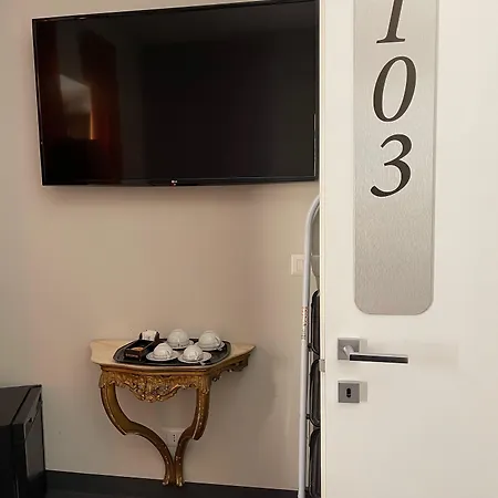 94 Piazza Di Spagna 2* 로마