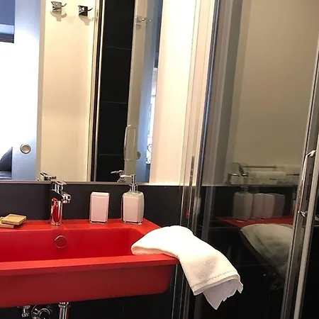 94 Piazza Di Spagna Guest house 2*