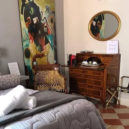 94 Piazza Di Spagna 招待所 2*