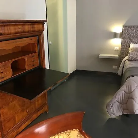 94 Piazza Di Spagna 招待所
