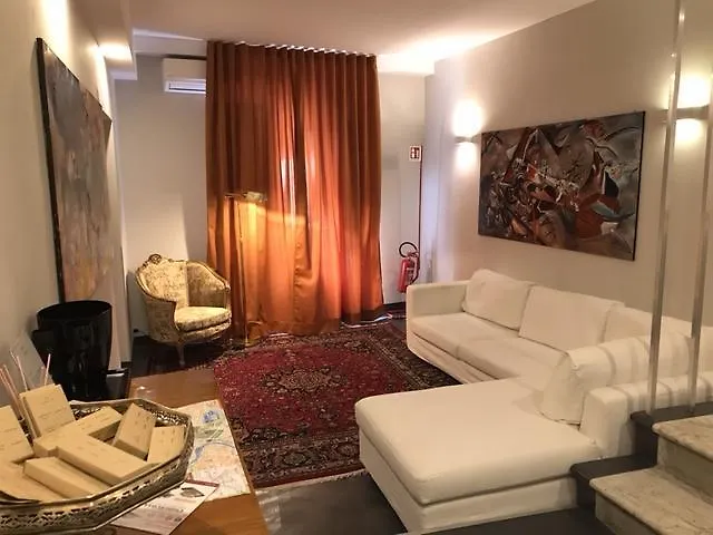 94 Piazza Di Spagna Guest house 2*